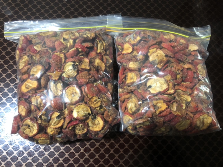 山楂干包装与称量对比图