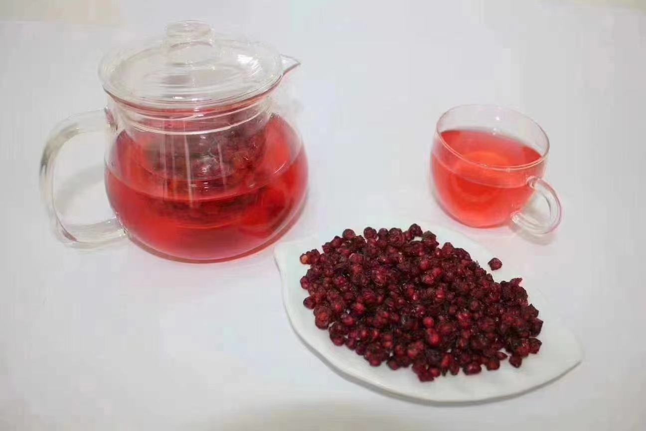 北五味子泡茶图示
