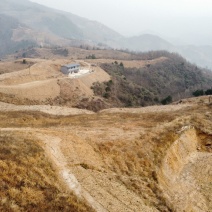 转让出租四荒地1200余亩，可做光伏发电，养殖，种植等。