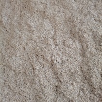 新鲜干净无杂质压缩稻壳！
