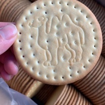 拖奶驼奶饼干一件10斤跑江湖摆地摊货源