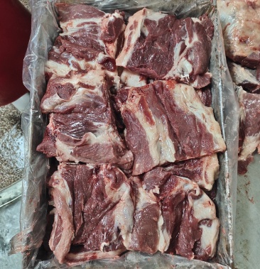 厂家批发 冻猪前排翅 飞机骨 量大优惠