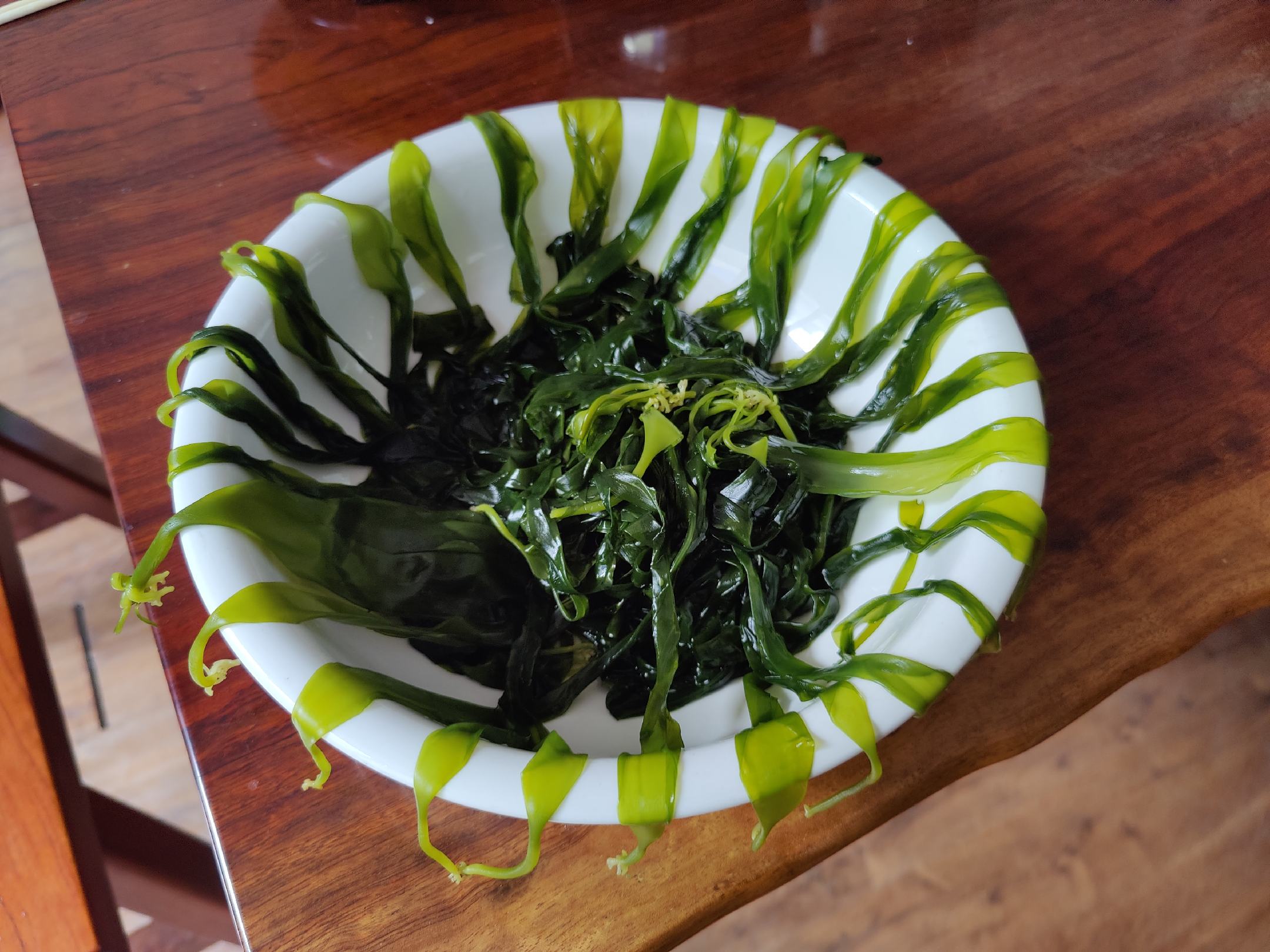 海带汤与尿液颜色对比