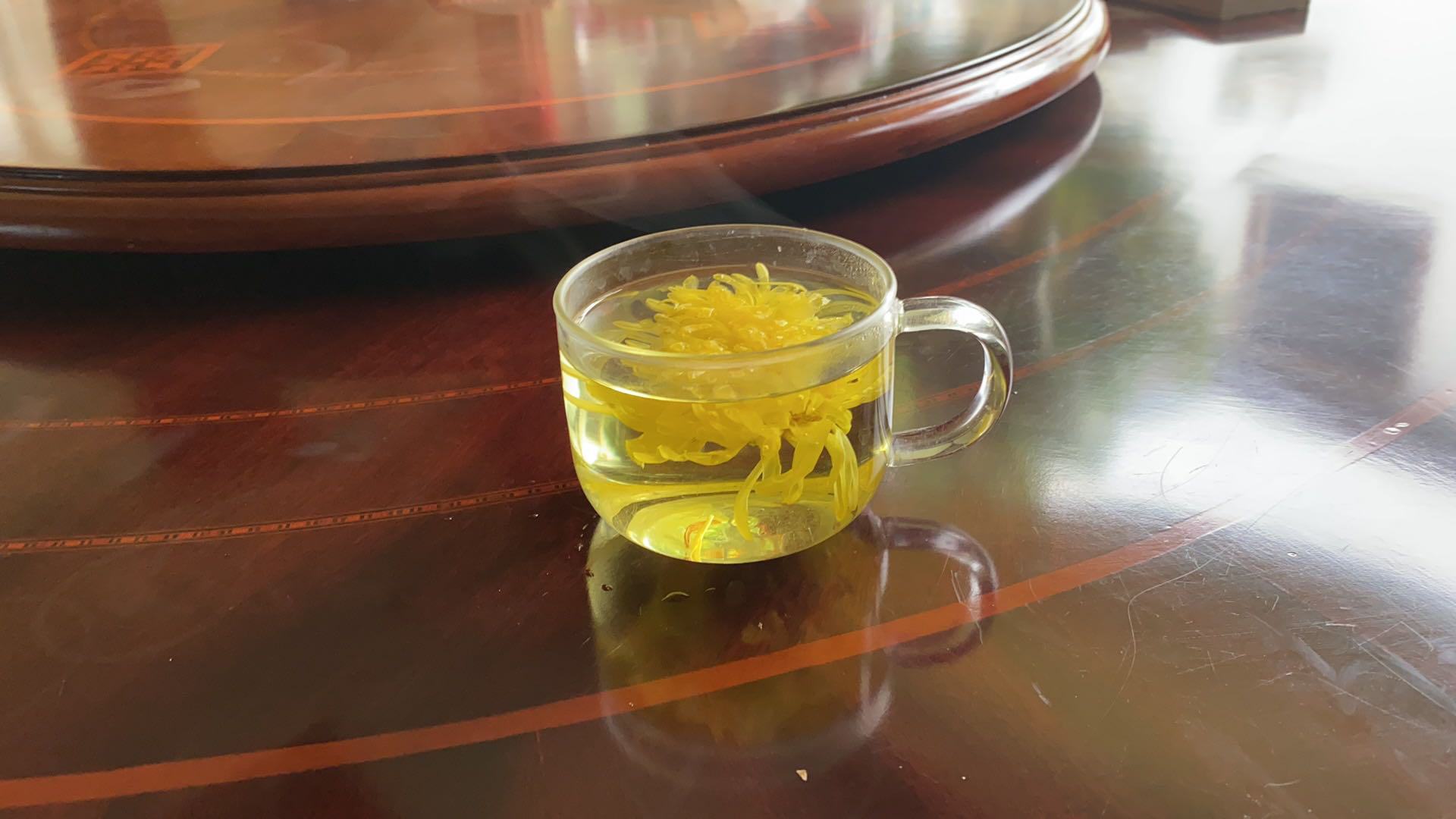 金丝皇菊茶与枸杞搭配图