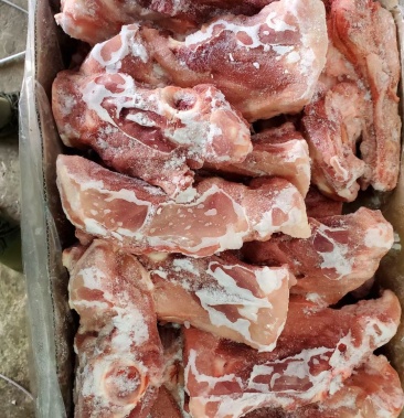 分割猪产品:肥猪叉骨,尾叉骨