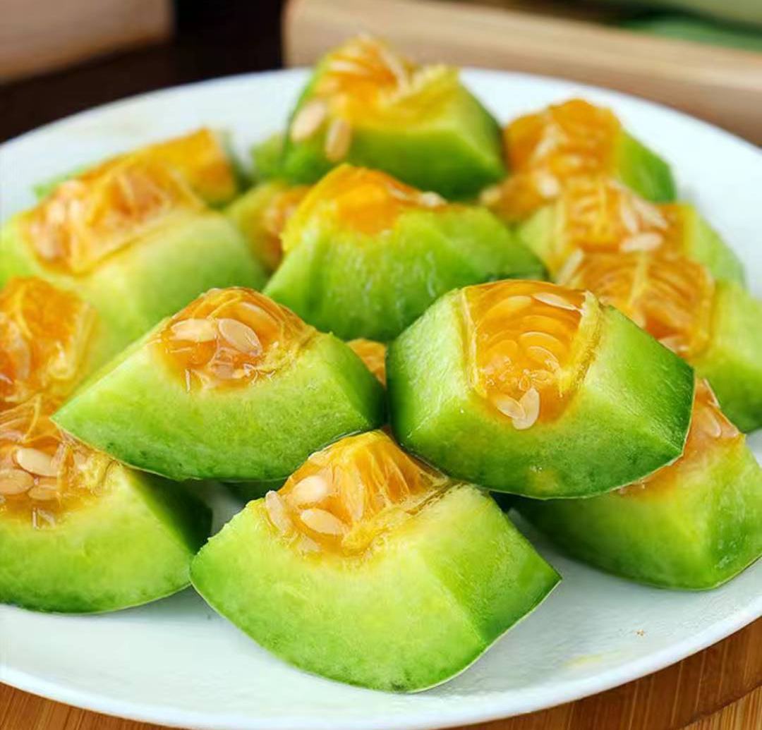 羊角蜜甜瓜切片摆盘图