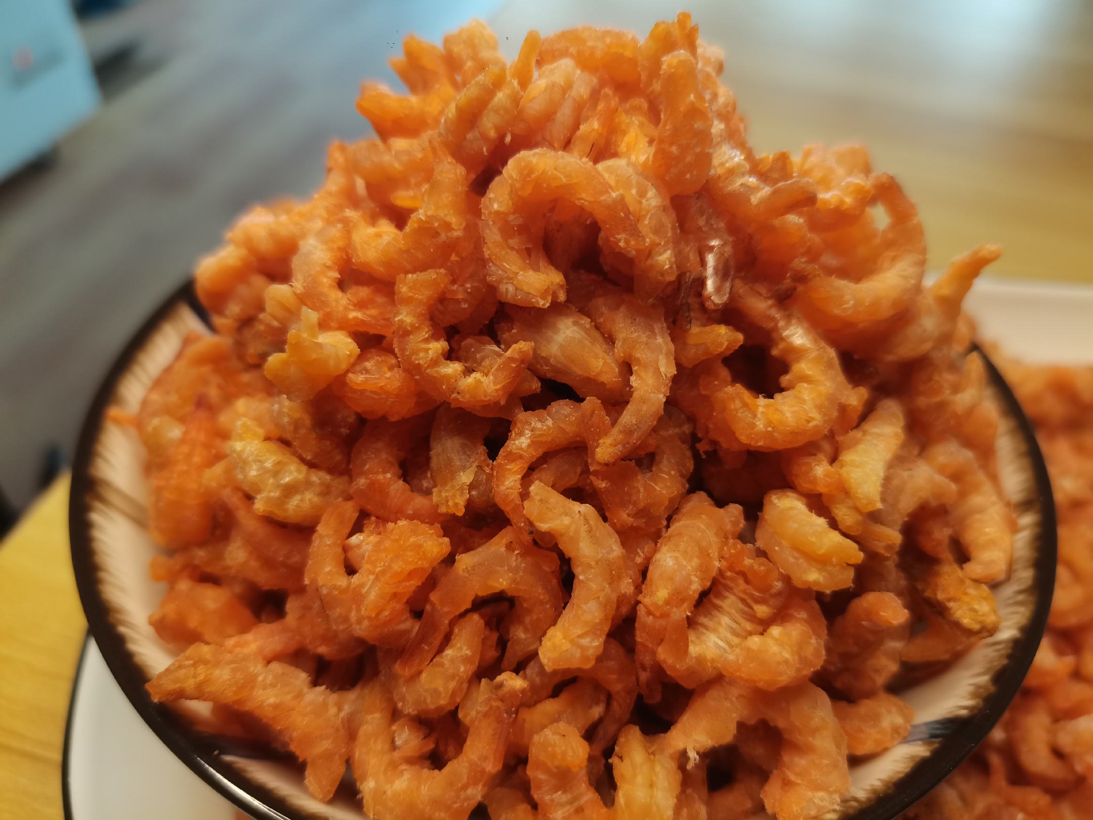 展示一道美味的南瓜虾仁羹,色泽金黄,虾仁鲜嫩 南瓜虾仁羹成品图