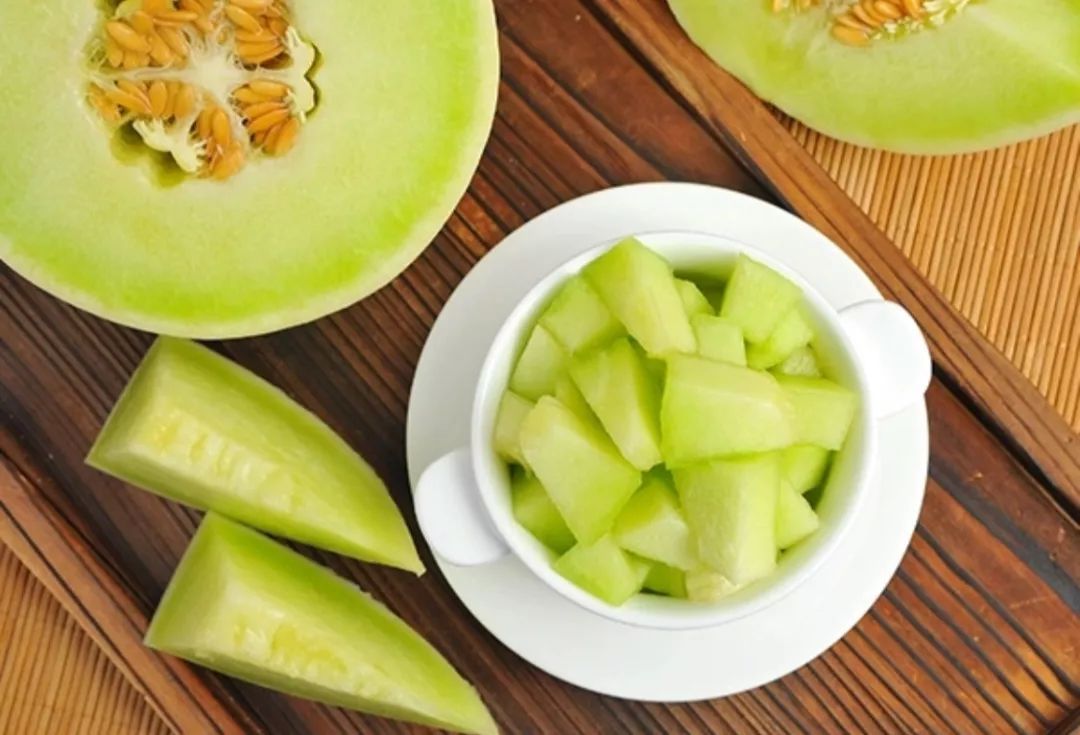 玉菇甜瓜与其他食材搭配摆盘