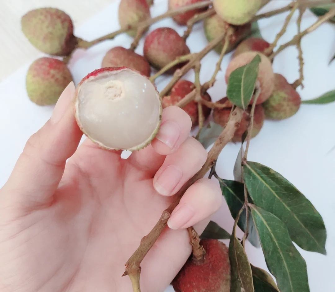 三月红荔枝与消费者餐桌搭配图