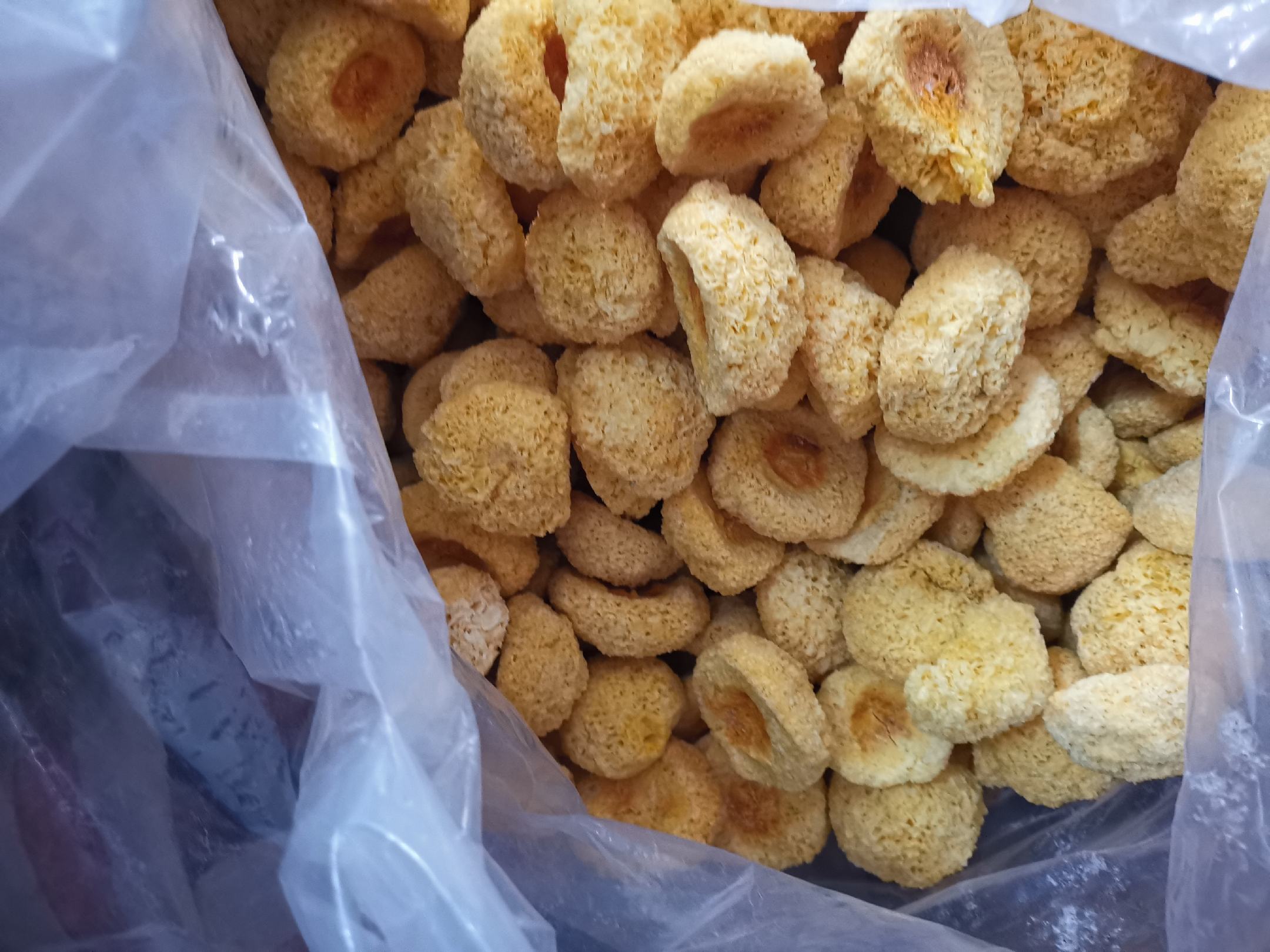 泡发前后的丑耳对比图