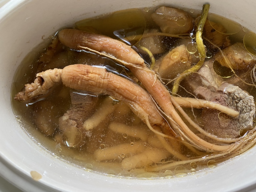 林下参加工与食用场景图