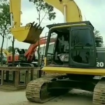 大量出售各种型号挖掘机价格优惠欢迎光临！