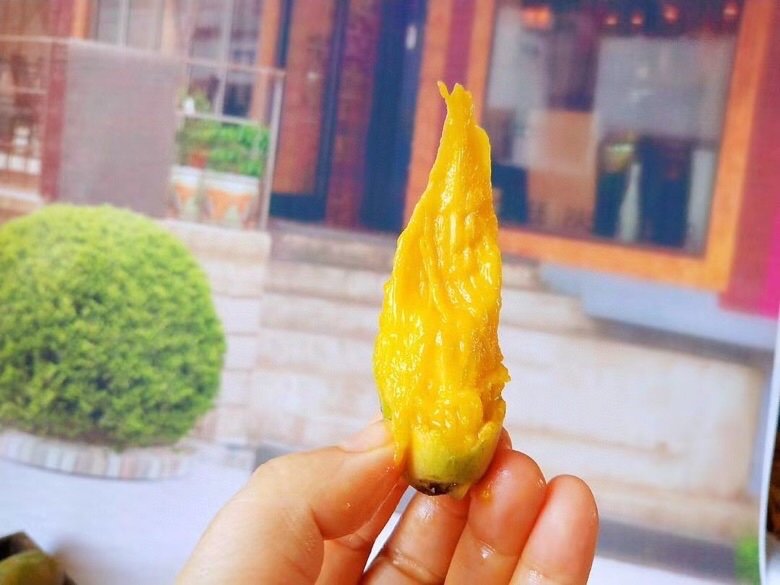 切开的贵妃芒横截面