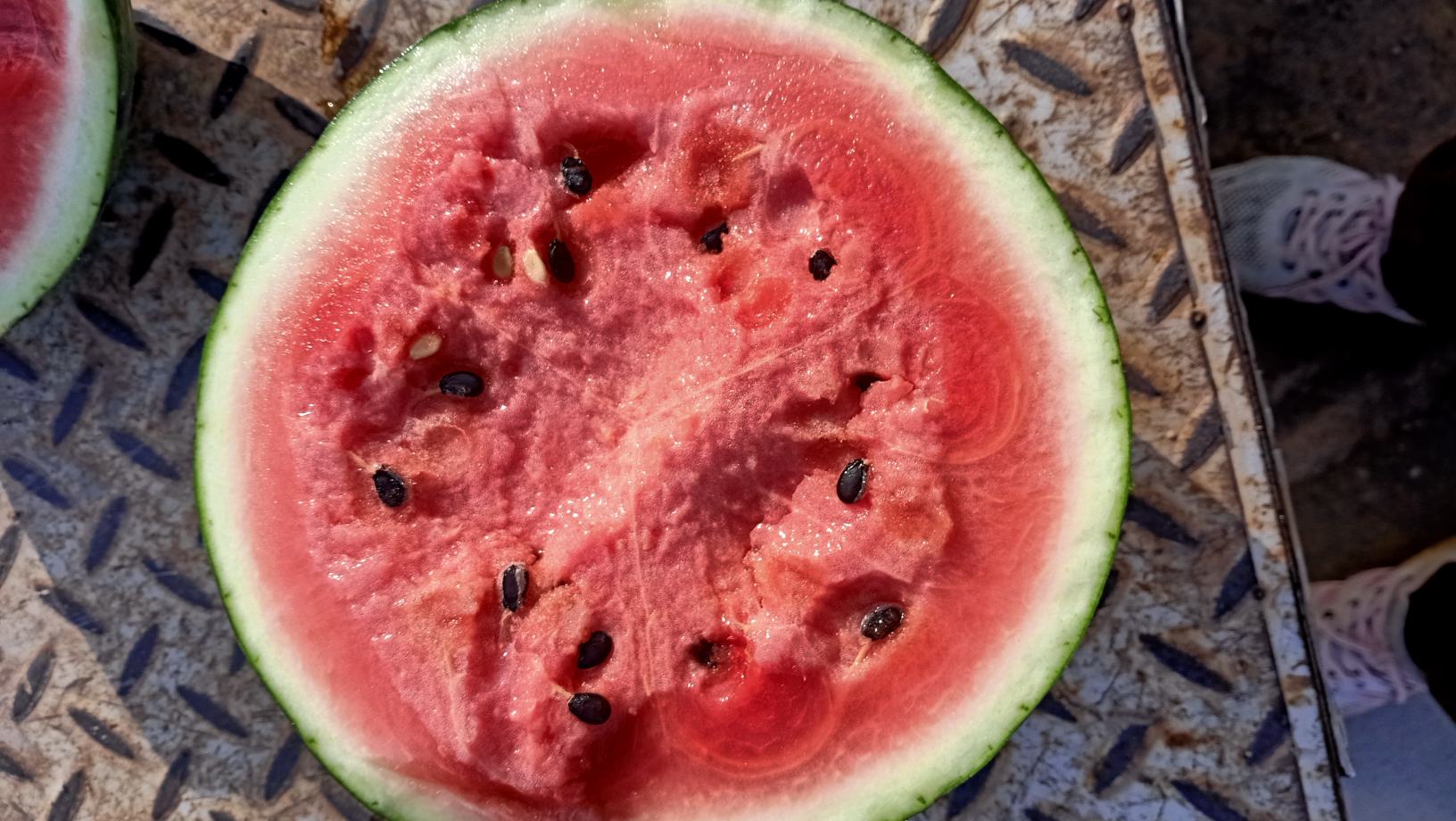 切开的成熟京欣西瓜