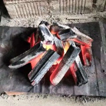 纯木糠机制环保木炭,耐烧无烟。钢钢声的炭，杠杠的炭