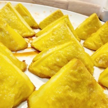 九龙黄金豆腐，山泉水制作，囗感嫩滑，豆香盈口！
