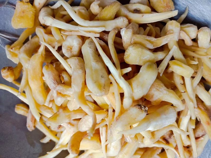 鲜人参切片特写