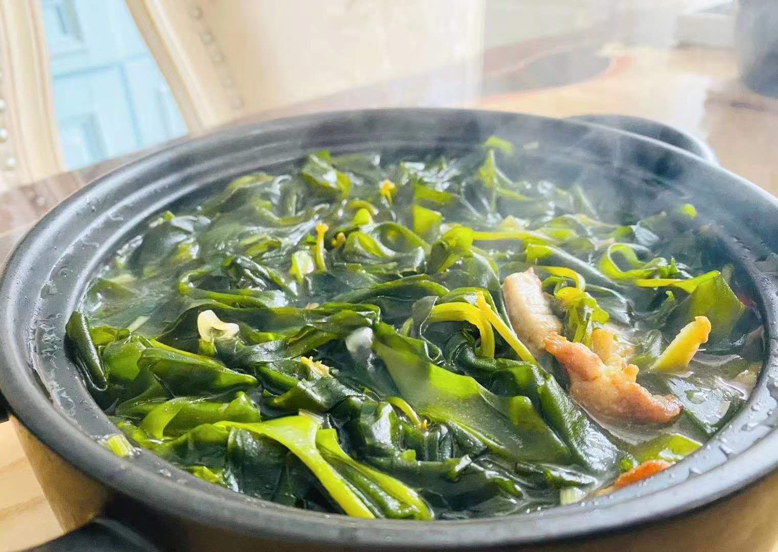 海带结炖排骨汤成品图