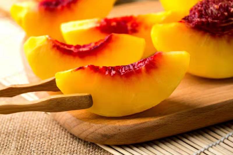 切开的炎陵黄桃特写