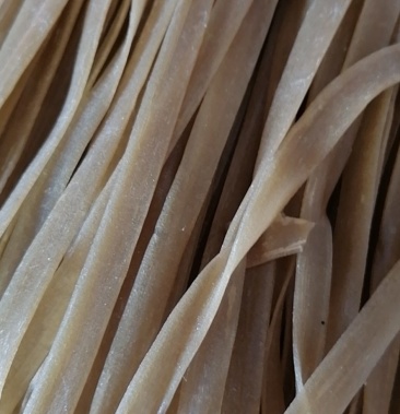 纯红薯粉条山芋地瓜苕粉磨芋粉条宽粉扁粉火锅粉代替粉皮凉拌