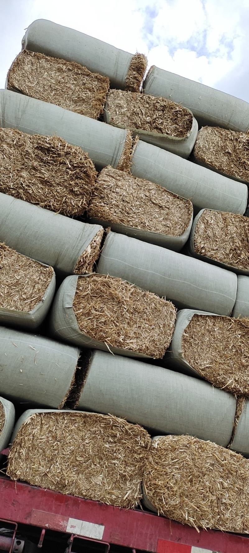 麦秸,二次粉碎加工压块