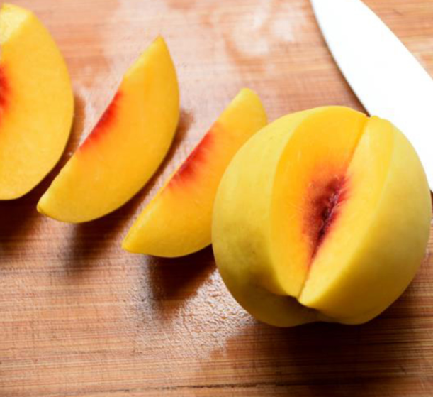 炎陵黄桃切片展示果肉色泽