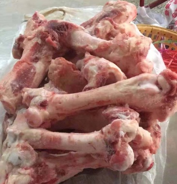[猪骨头批发]母猪前后腿骨价格7000.00元/吨 - 一亩田