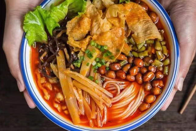 辣椒油拌面成品图
