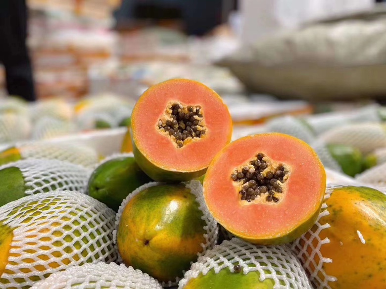 成熟与未成熟木瓜对比