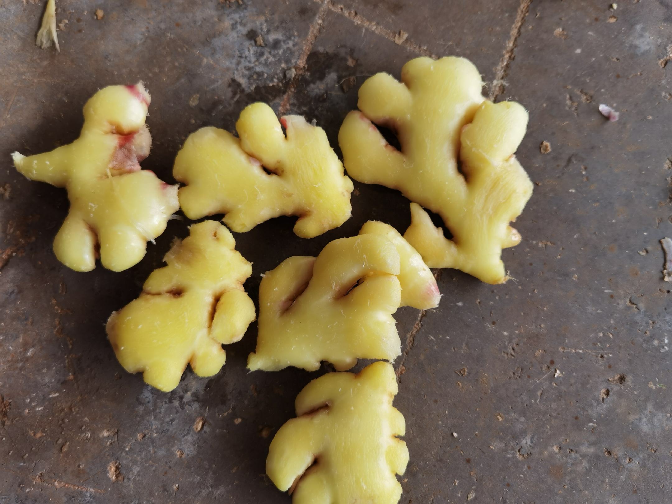 用盐水浸泡生菜去除苦味 用盐水浸泡生菜去除苦味