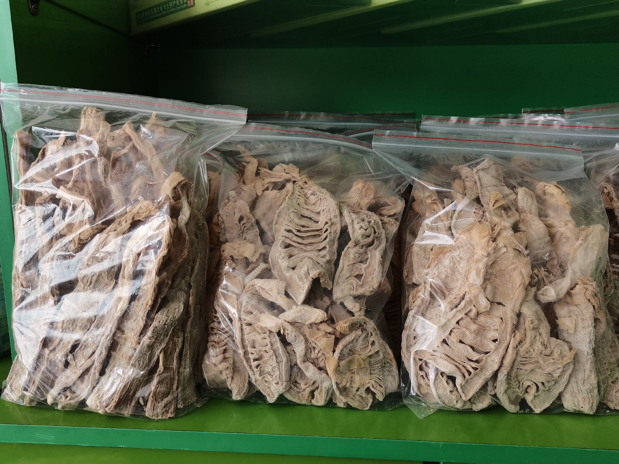 青霜一号莴笋干成品礼盒与应用场景图