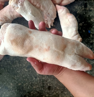 母猪带筋一级母猪蹄单个13左右7吨货