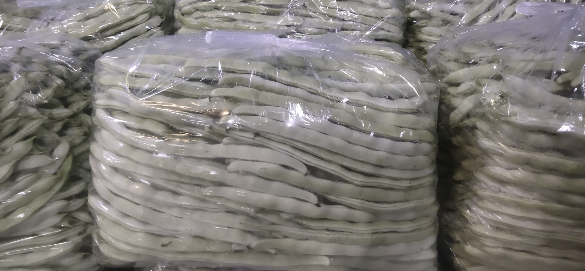 巨荚王四季豆在超市货架上的陈列场景