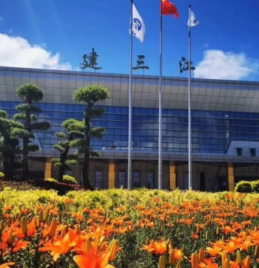 黑龙江省佳木斯市建三江管理局前进农场的职工种植户生产糯米