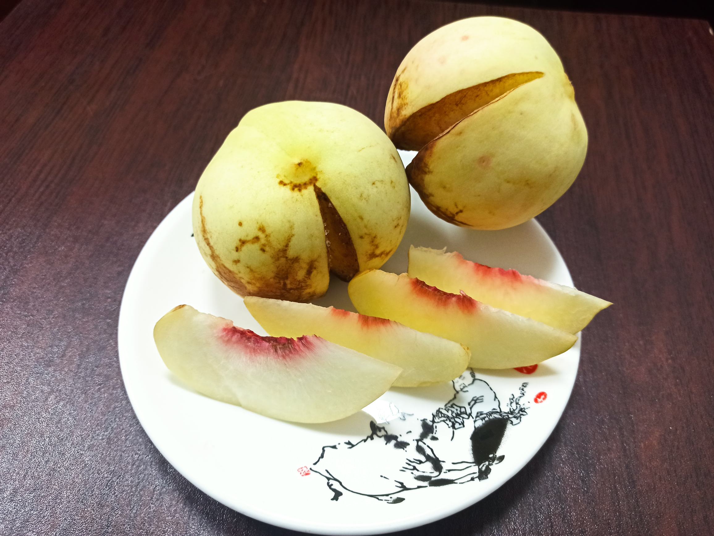 迎雪冬桃果盘展示图