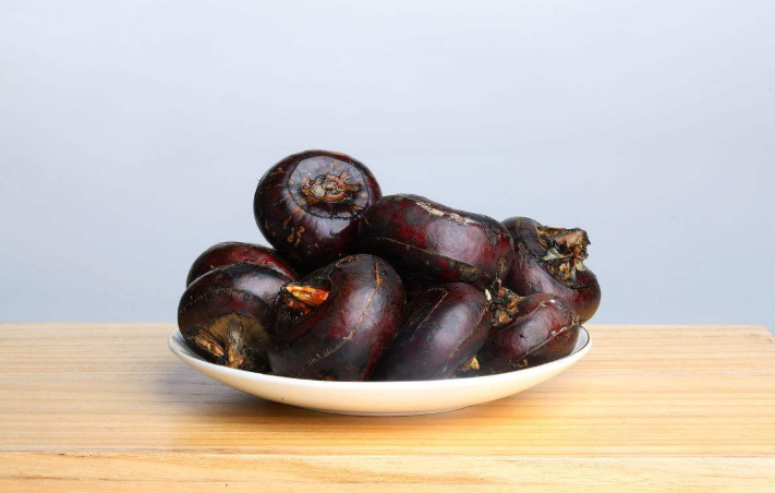 马蹄与金桔的食材对比图