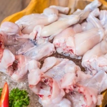 牛蛙肉鲜活现杀净牛蛙