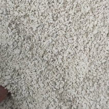 机器喷洒颗粒石灰