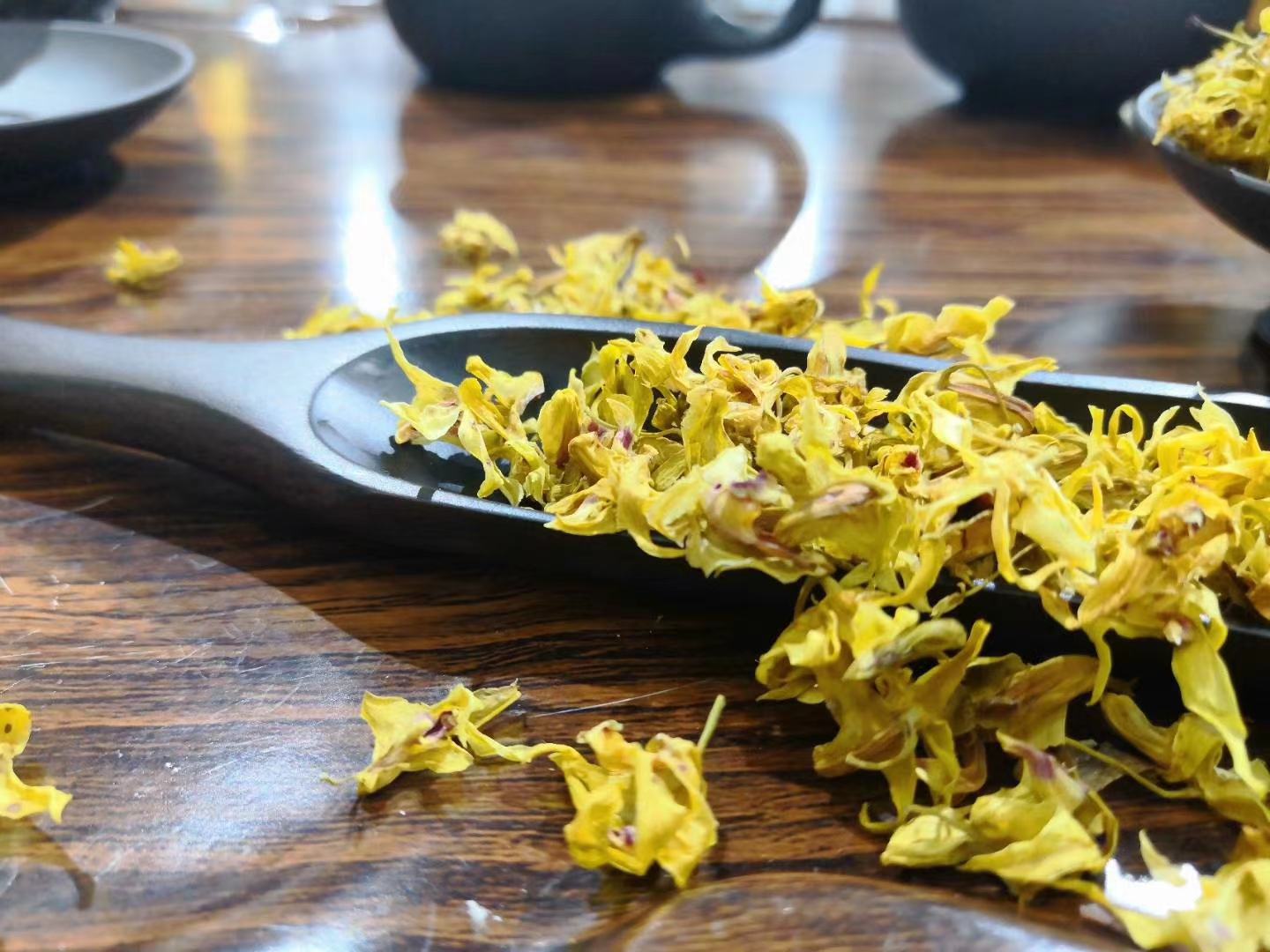 花旗参石斛泡茶示意图