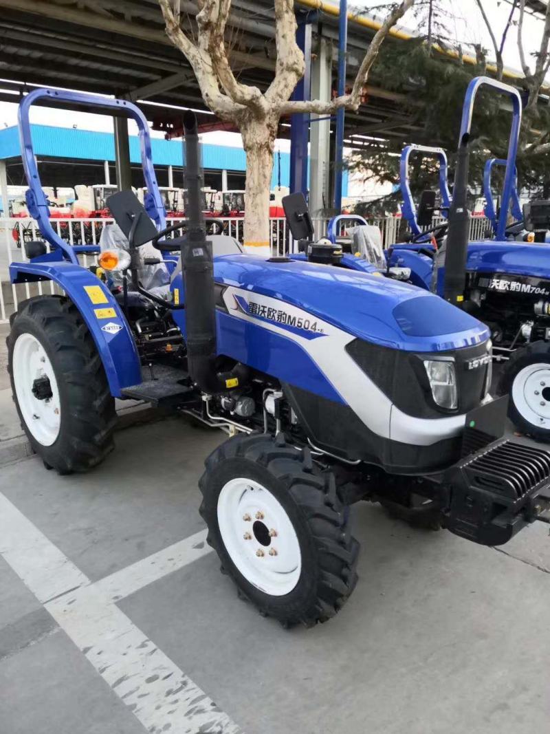 雷沃欧豹拖拉机四驱504拖拉机