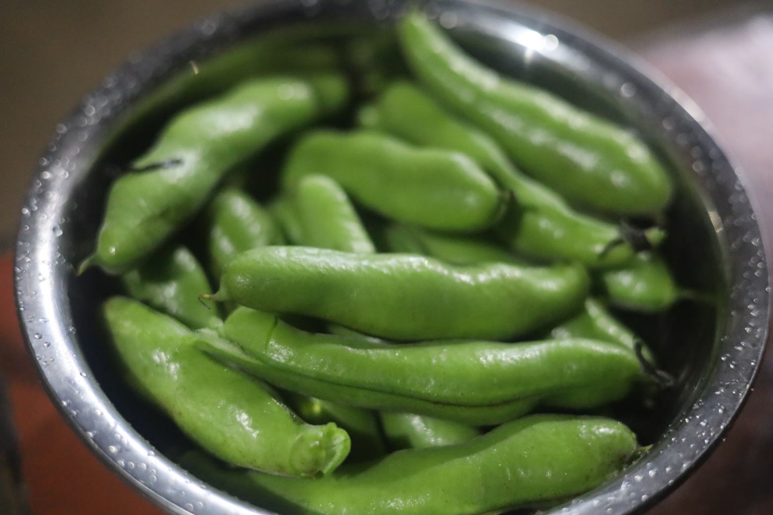 绿皮蚕豆苗富含蛋白质、维生素C、膳食纤维等营养成分,是健康饮食的理想选择 绿皮蚕豆苗营养成分表