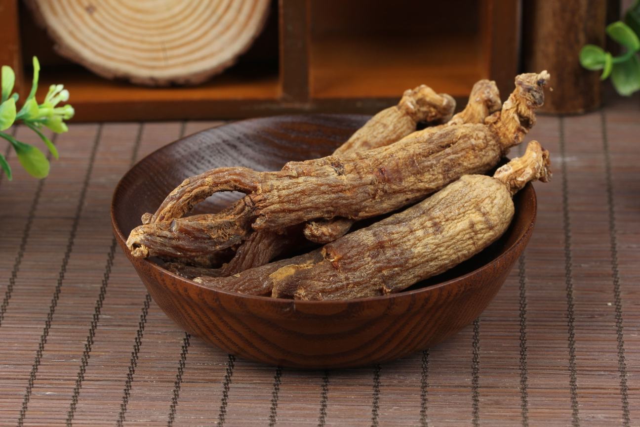 人参鸡蛋炖品特写