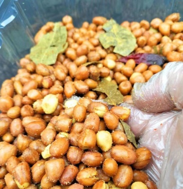 [花生米批发]油炸花生米 香叶花生5斤牛肉风味整盒价格35.