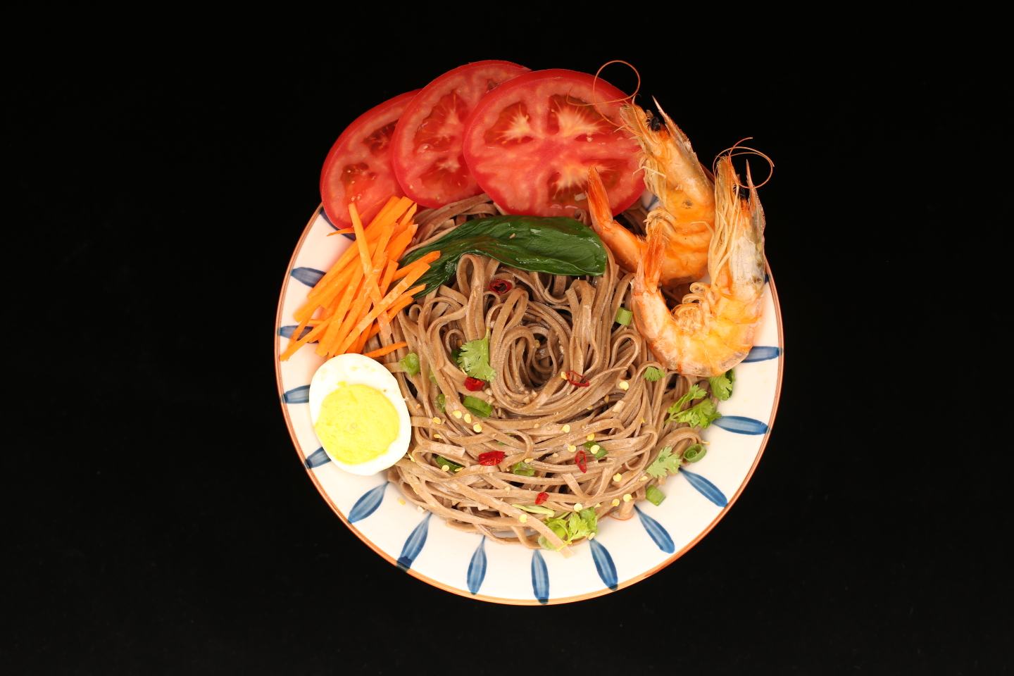 菠菜荞麦凉拌面成品图