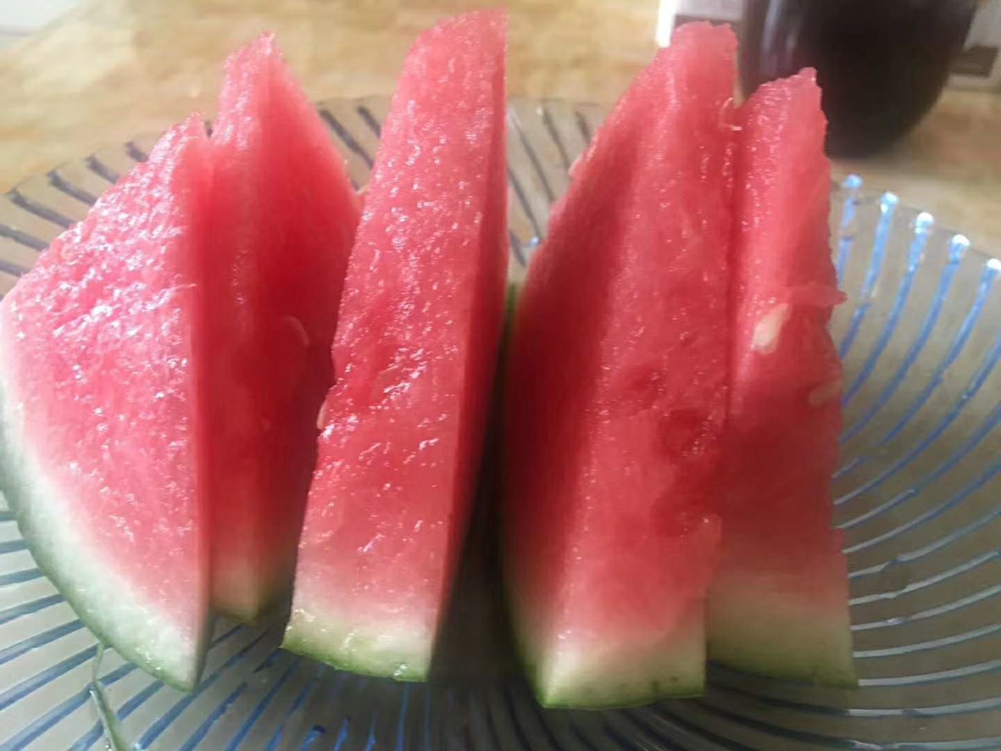 切开的麒麟西瓜横截面特写