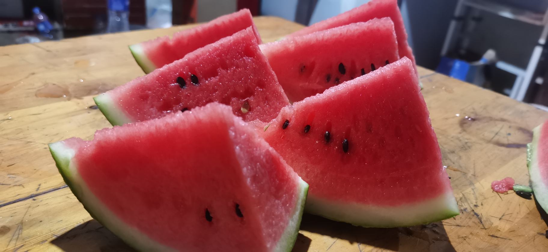 8424西瓜切开特写