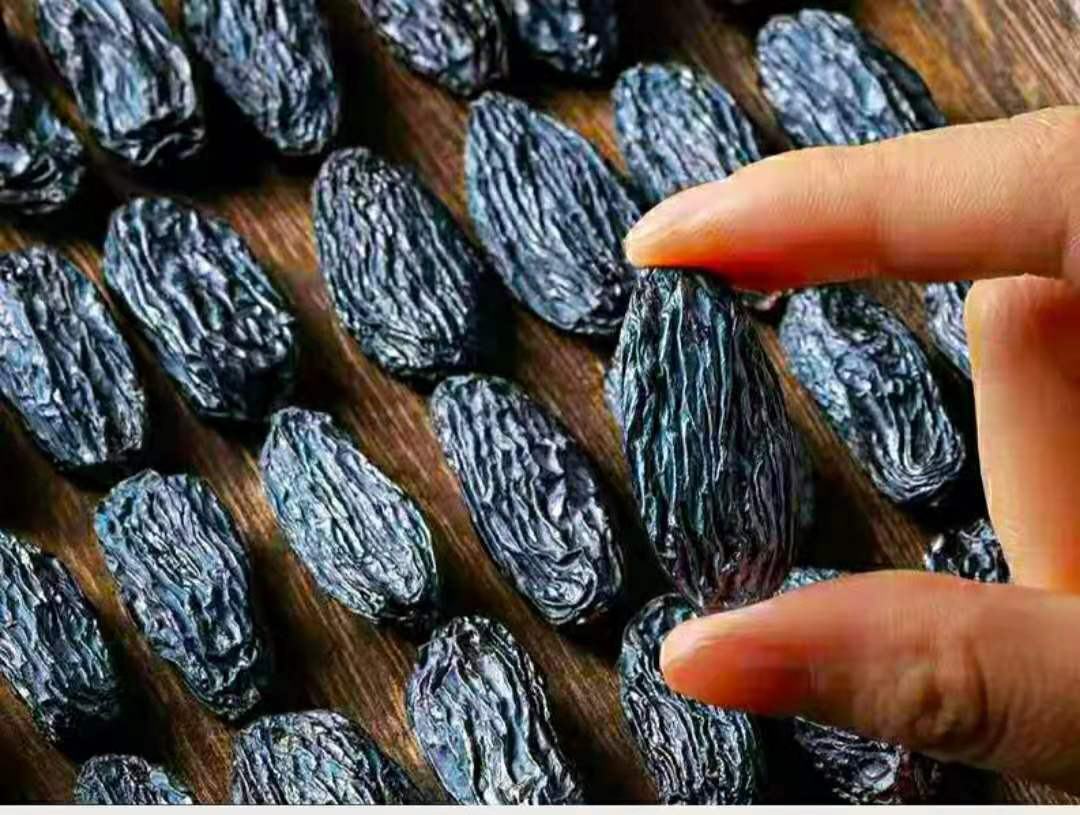 黑加仑与葡萄对比图