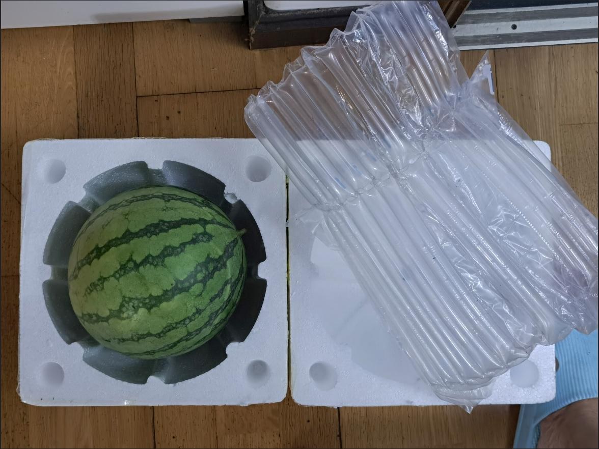 包装精美的8424西瓜礼盒