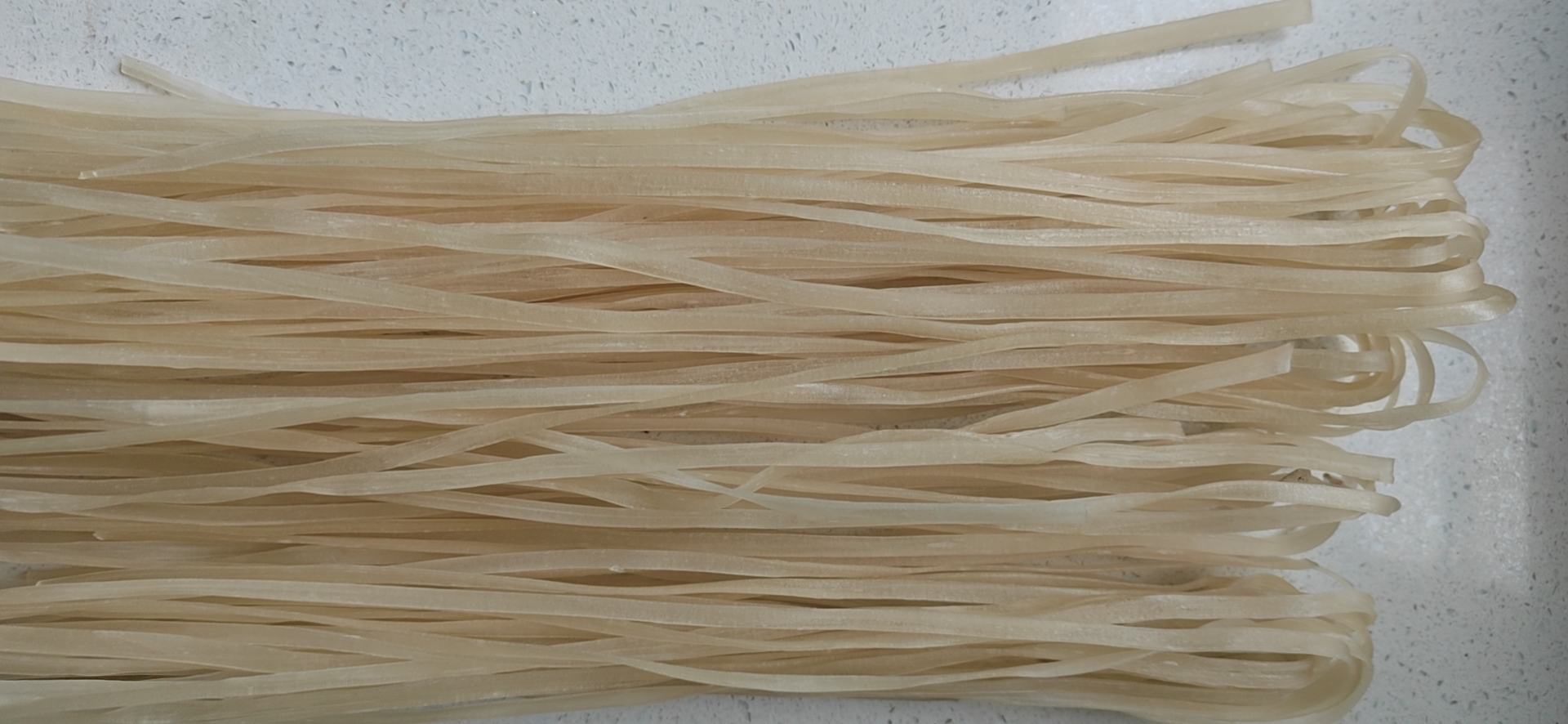 红薯与红薯粉条对比图