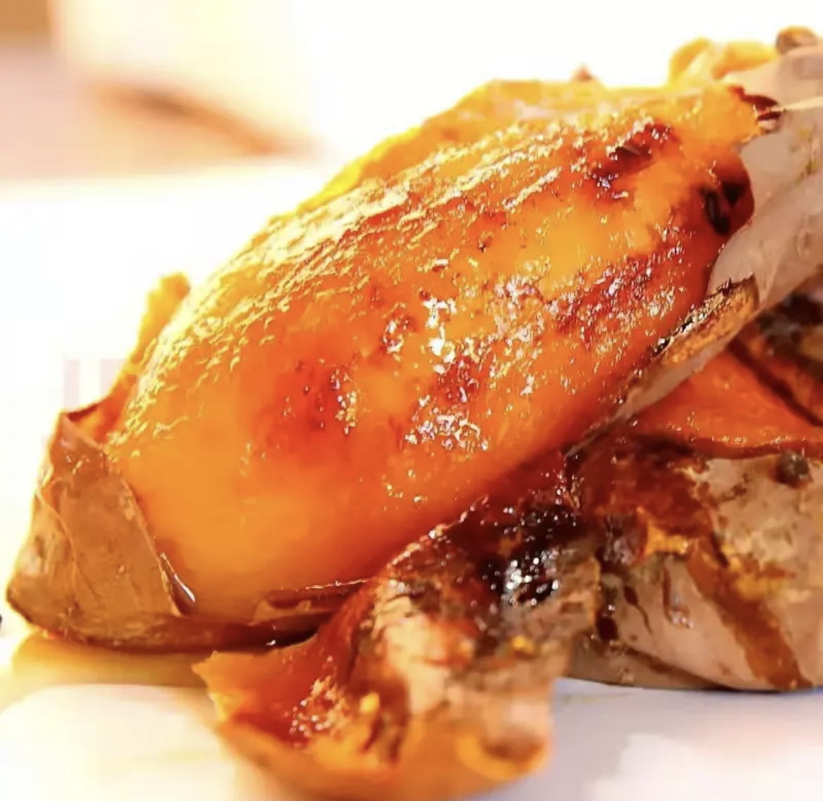 烤烟薯切开流油特写